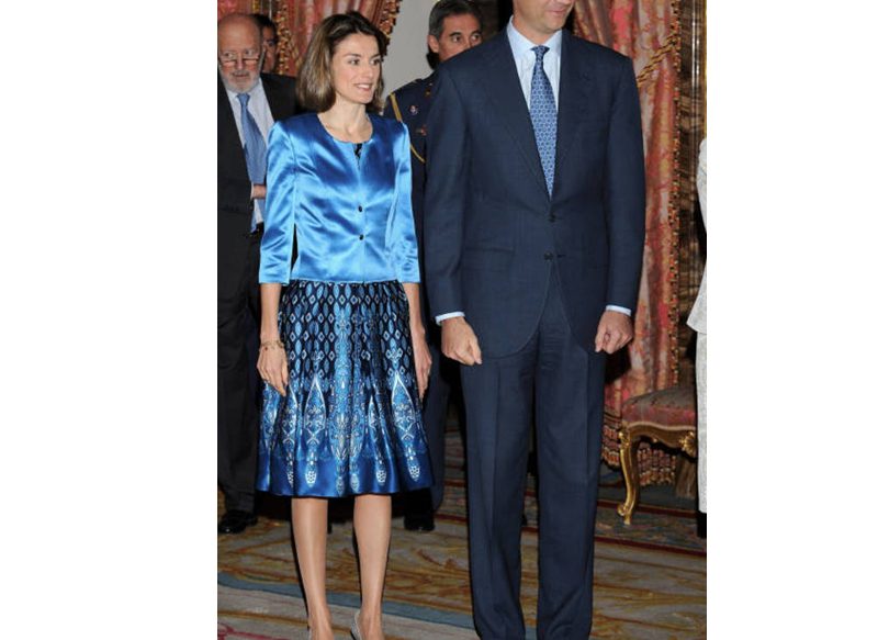 EL POLÉMICO VESTIDO AZUL DE LA REINA LETIZIA