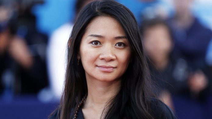 Chloé Zhao hace historia por en los Globos de Oro con 'Nomadland'
