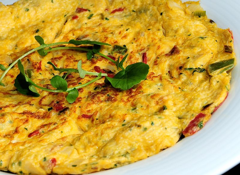 PASOS FINALES DE LA TORTILLA DE BACALAO DE ARGUIÑANO