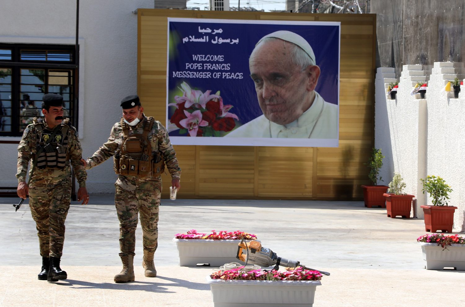 El Papa Francisco emprende su viaje a Irak para llevar consuelo a los cristianos perseguidos