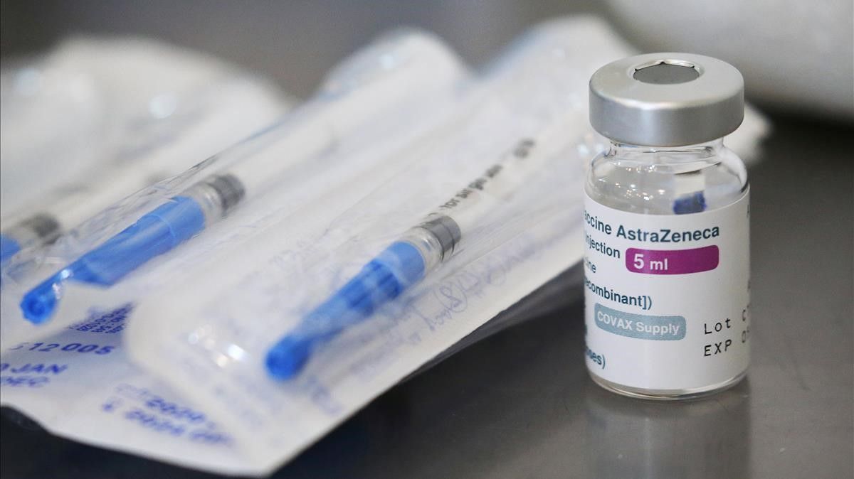 La Agencia Europea del Medicamento (EMA) concluye que la vacuna de AstraZeneca es 