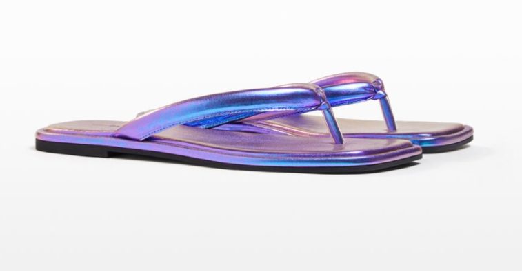 sandalia metalizada plana