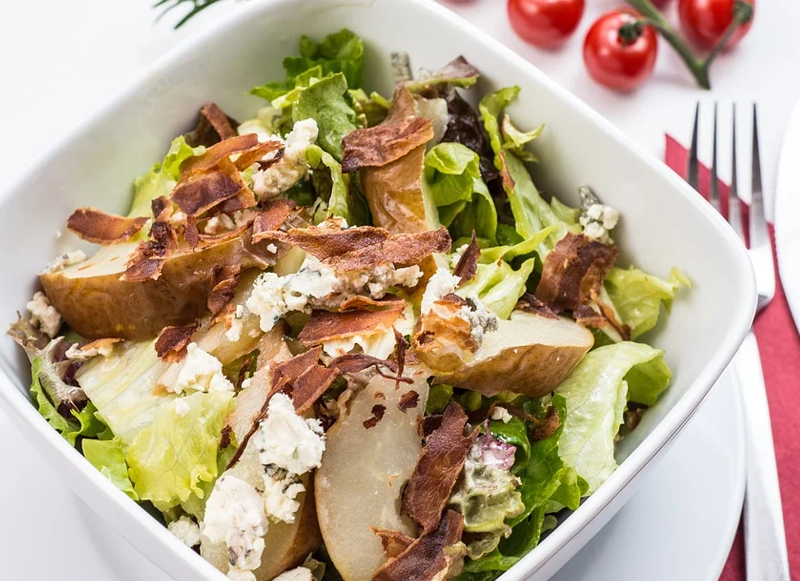 CON QUÉ ACOMPAÑAR UNA ENSALADA CÉSAR