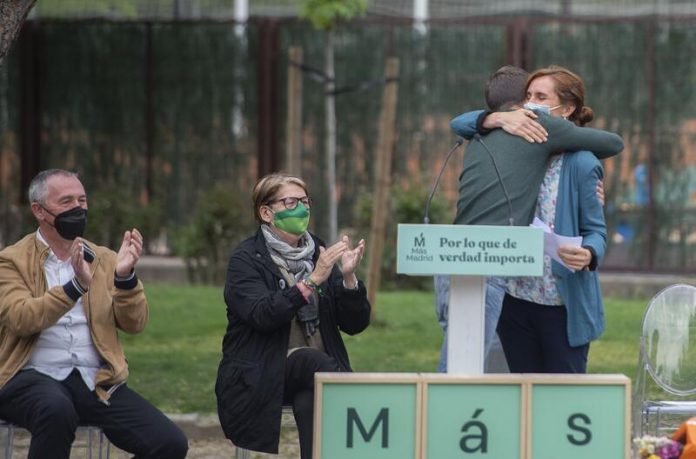 Más Madrid vuelve a confiar en la Cuesta de Moyano como epicentro del cambio