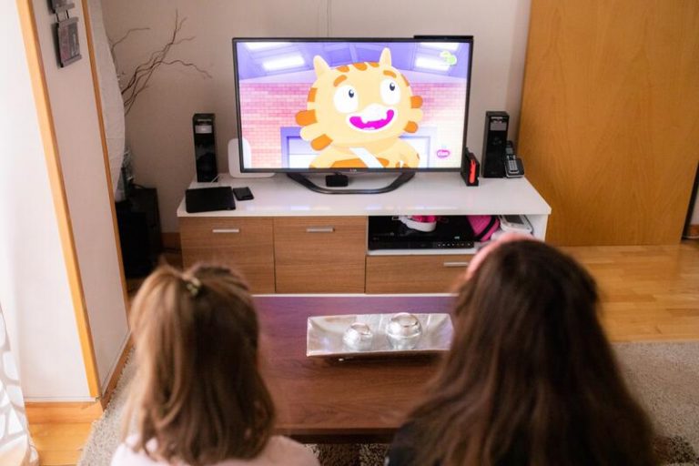 Autorregulación resuelve 50 quejas por contenido televisivo inadecuado para menores en 2020
