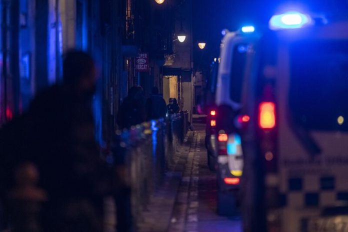 Desalojadas 3.848 personas por aglomeraciones en Barcelona la madrugada del sábado