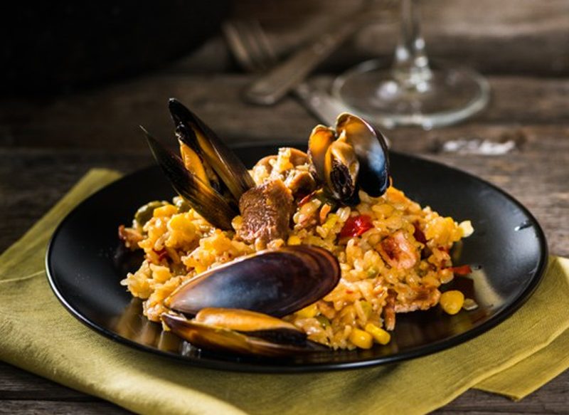 ELABORACIÓN DE LA RECETA DE ARROZ CCON ALMEJAS Y MEJILLONES