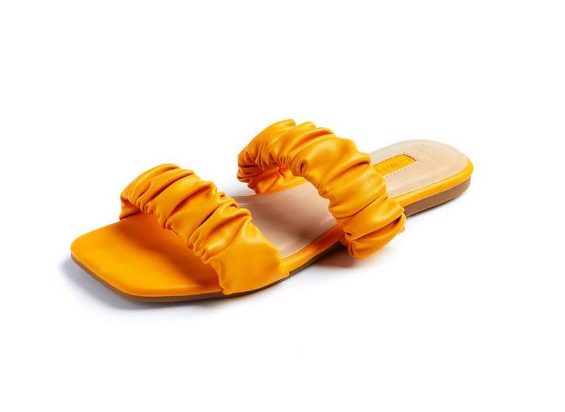 SANDALIAS CON DOBLE TIRA FRUNCIDA QUE NO ENCONTRARÁS EN MANGO