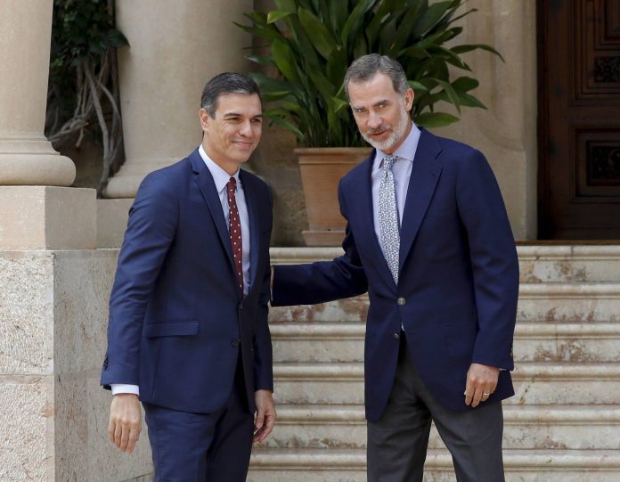 El Rey y Sánchez reciben hoy al presidente de Argentina,