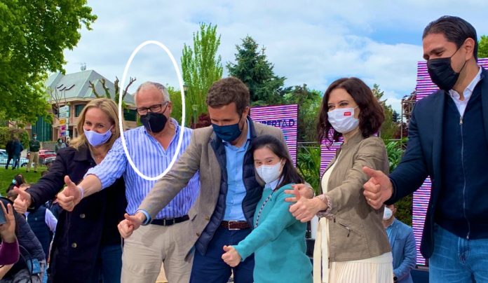 Josep Bou junto a Pablo Casado en la campaña del 4M
