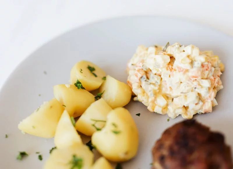 NO TE PASES CON LA MAYONESA EN LA ENSALADILLA RUSA