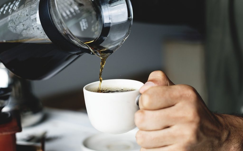 ¿Por qué es importante planificar las horas del día para tomar café?