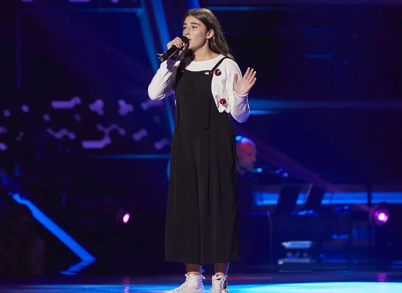 LOLA AVILÉS, LA OTRA FINALISTA DE VANESA MARTÍN EN LA VOZ KIDS