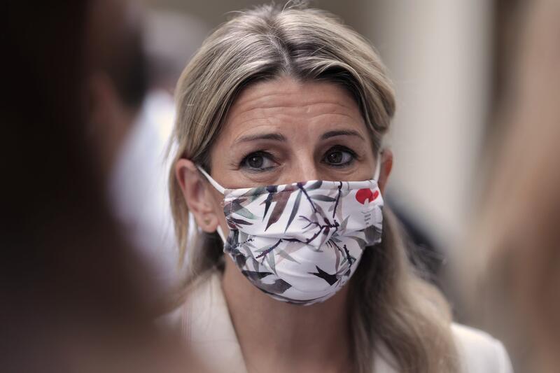 El Gobierno subirá el Salario Mínimo lo que cuesta un café en el Congreso: unos céntimos 1 Moncloa yolanda diaz