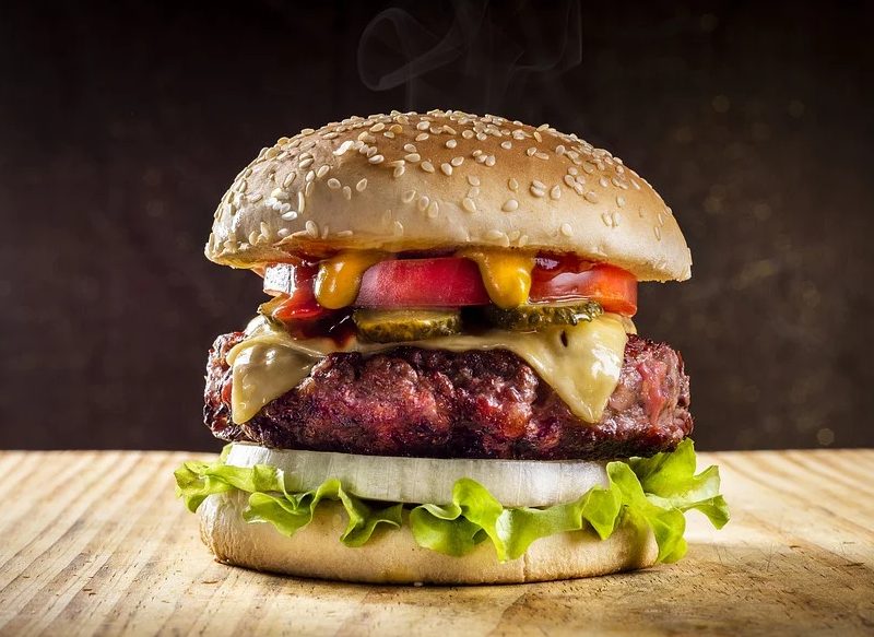 ELABORACIÓN DE LA HAMBURGUESA CASERA