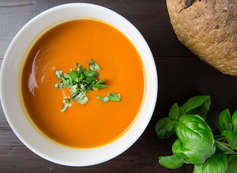 Cómo servir el gazpacho para que parezca un plato de estrella Michelin