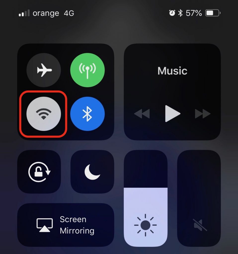 Lo que nunca debes hacer con un iPhone si no quieres quedarte sin WiFi 3 Moncloa ¿Qué sucede si me conecto a esta red?