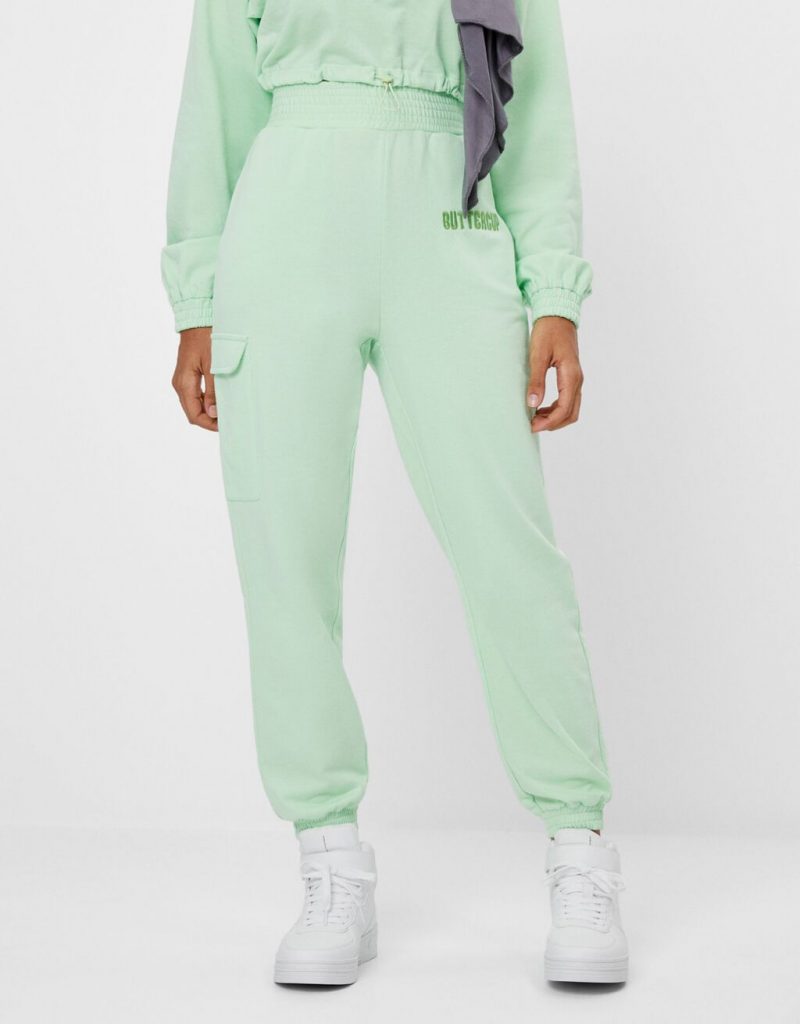 Bershka se pasa con las rebajas 8 prendas top en su todo a 7 99