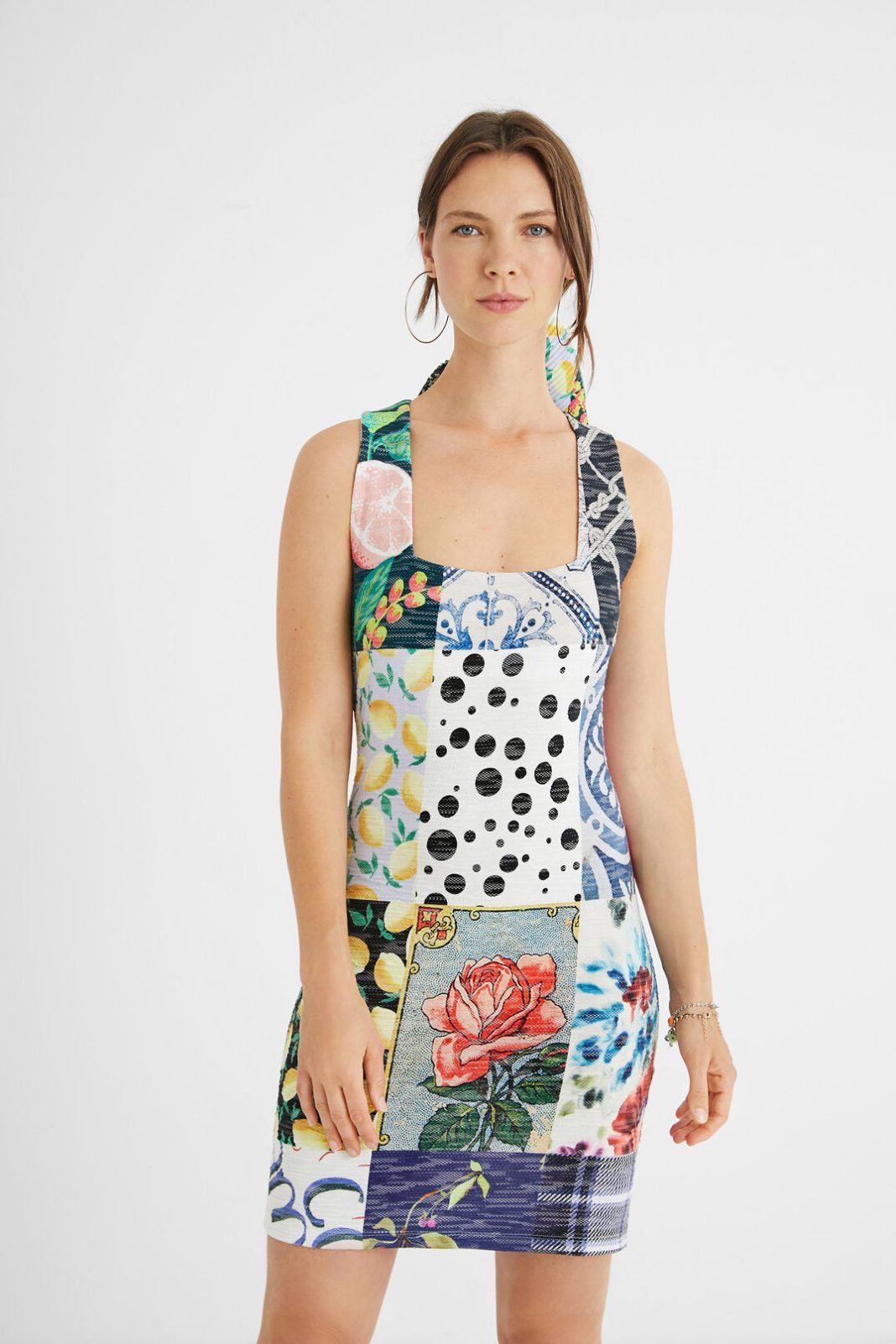 vestido patch desigual