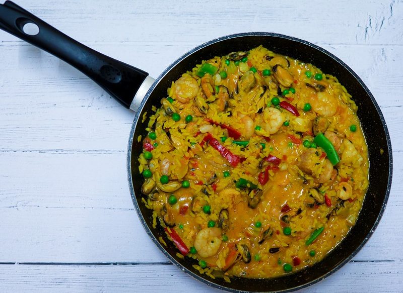 Cómo hacer que la paella del Mercadona esté mejor que la de Chicote