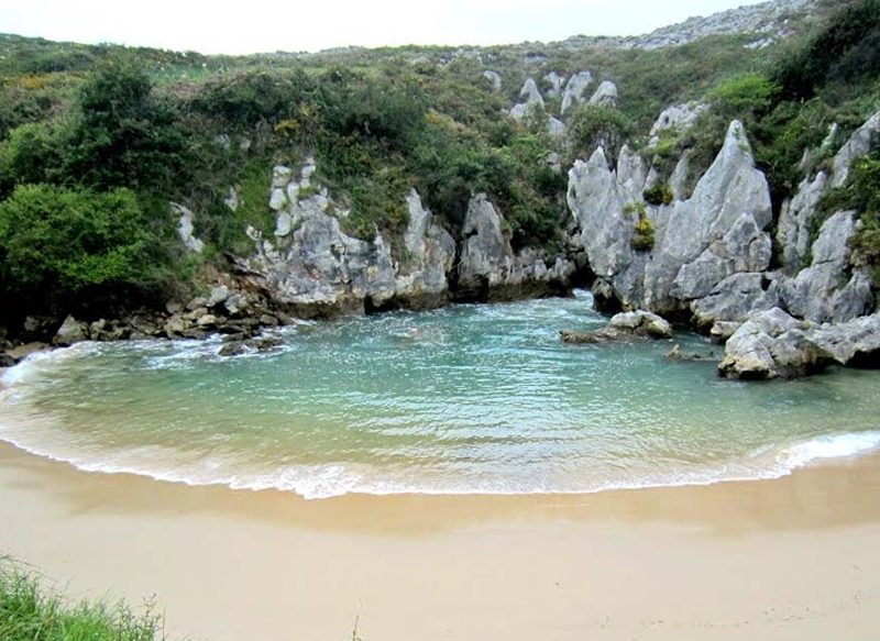 PLAYA DE GULPIYURI (ASTURIAS), UNA DE LAS PLAYAS MÁS BONITAS DE ESPAÑA