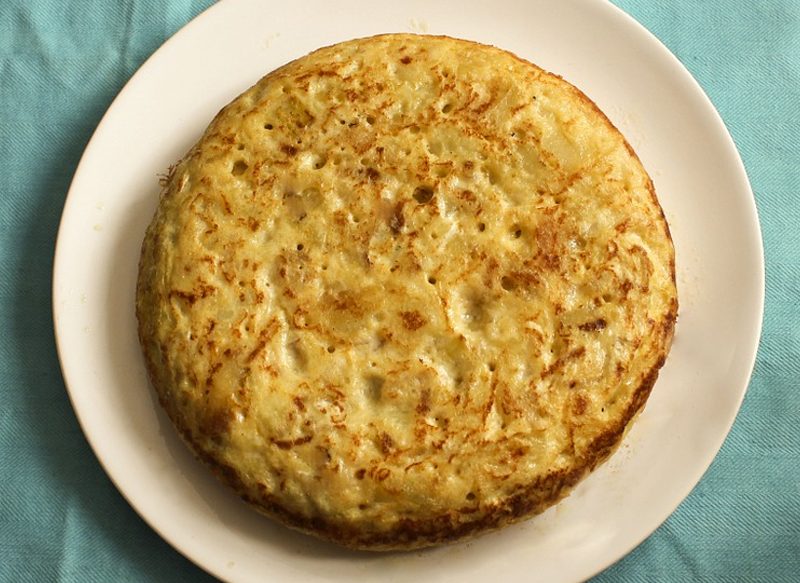 TORTILLA DE PATATAS, UN PLATO TRADICIONAL EN ESPAÑA