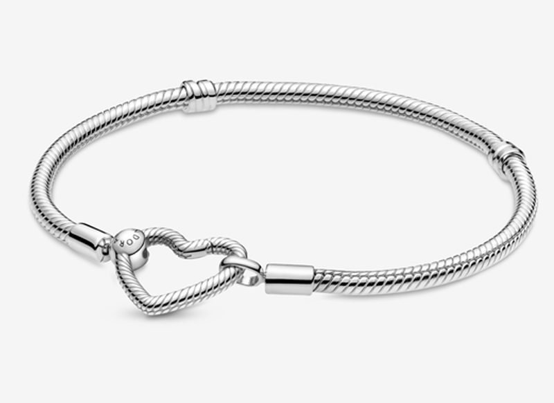 PULSERA PANDORA MOMENTS CADENA DE SERPIENTE CON CIERRE DE CORAZÓN