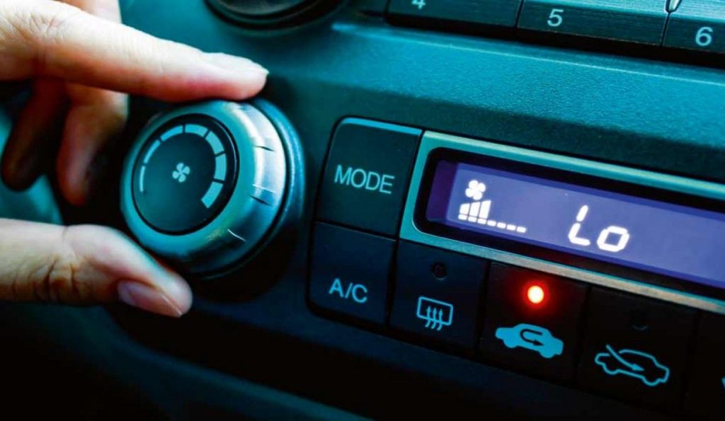 La DGT alerta: mucho cuidado con estos efectos del calor en tu coche 4 Moncloa DGT ocho cosas que debes saber antes de encender el aire acondicionado Moncloa