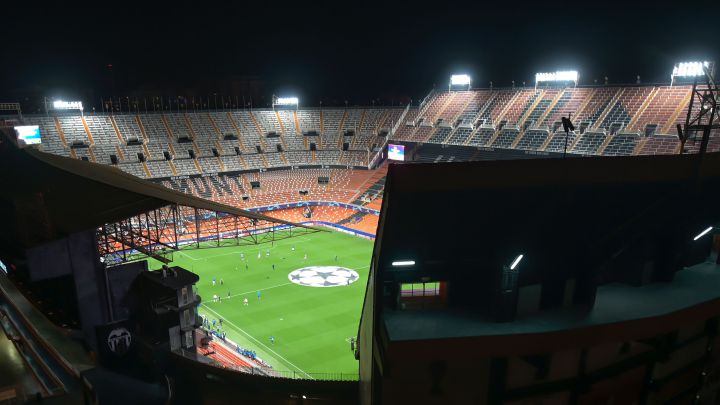 Valencia fija en 15.000 personas el límite de público en estadios de fútbol