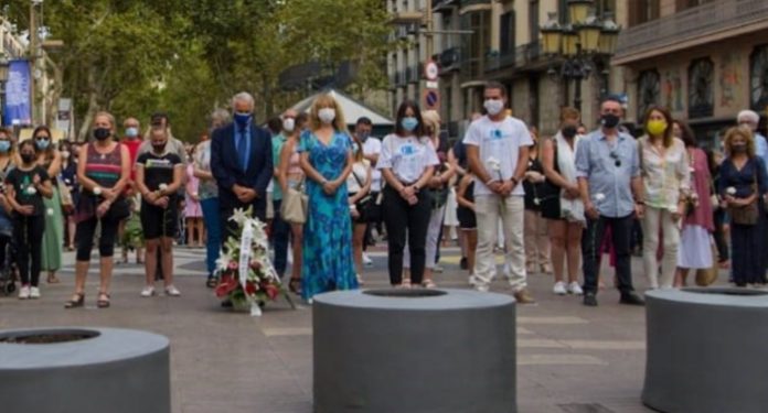 Homenaje a las víctimas en el cuarto aniversario de los atentados del 17A