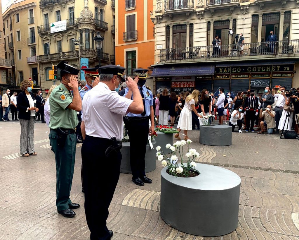 La Administración abandona a las víctimas del 17A: ni indemnización ni reconocimiento 1 Moncloa victimas policia Moncloa