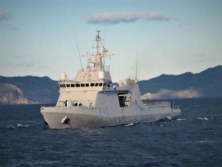 Defensa no ve amenazante la vigilancia de Rusia sobre los buques de la OTAN que hacen maniobras en el Mar Negro