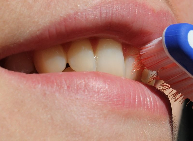 SOÑAR CON QUE SE MUEVEN LOS DIENTES