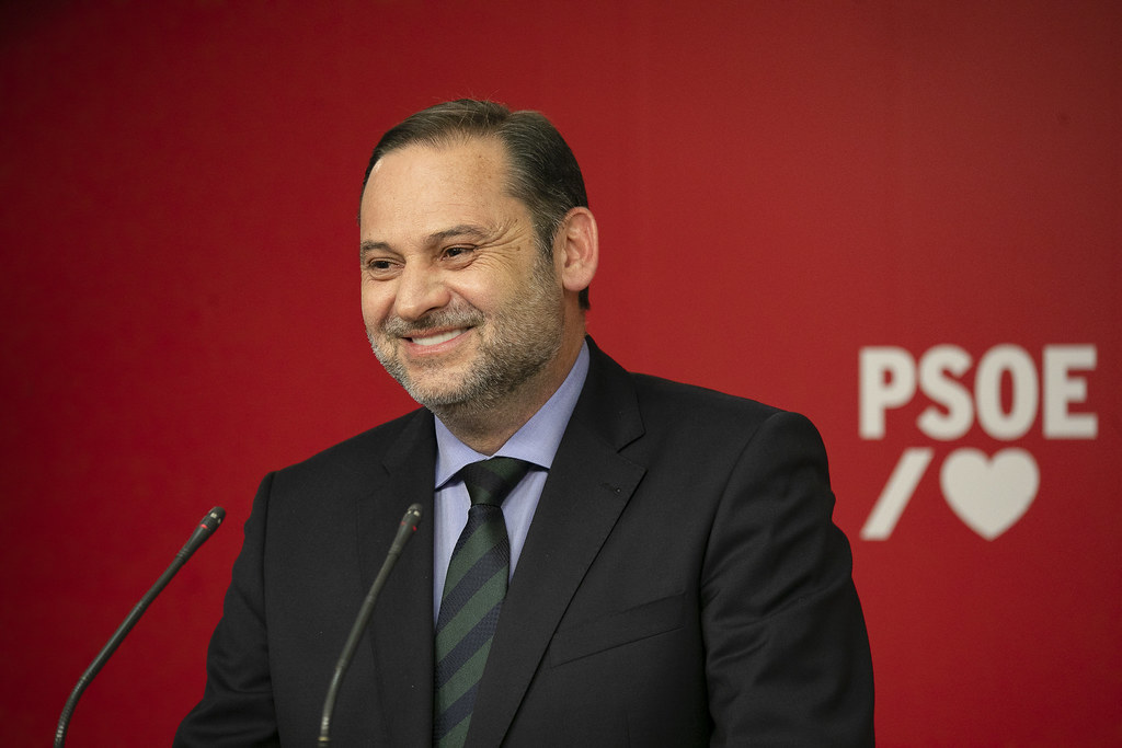 Ábalos dice que Sánchez no era partidario de su dimisión al principio