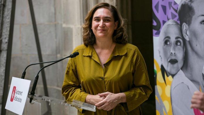 Colau defiende el 'no' de BComú a los Presupuestos de Collboni, pero afirma que no tira la toalla