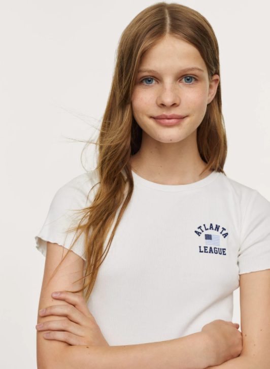 camiseta blanca estampada