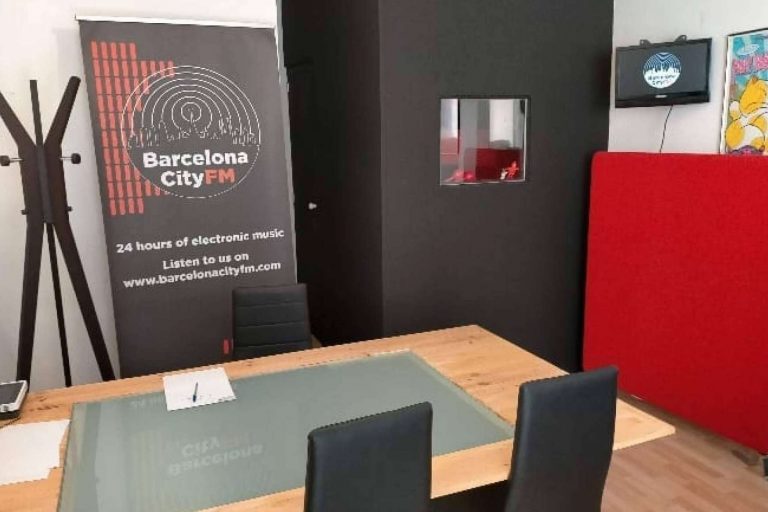 Barcelona City FM, la emisora de radio online que ofrece música electrónica las 24 horas del día