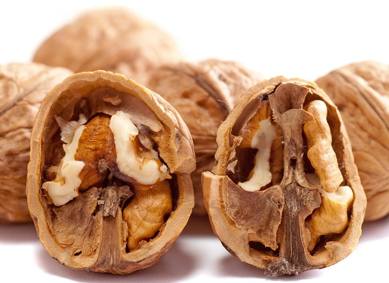 AÑADE VITAMINA E A TU DIETA PARA ELIMINAR LA PAPADA