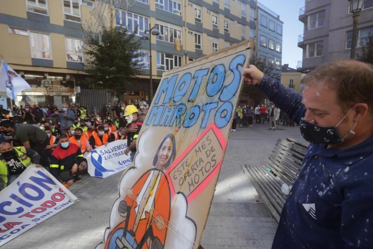 Miles de personas se concentran frente a Subdelegación del Gobierno en Lugo en apoyo a los trabajadores de Alcoa