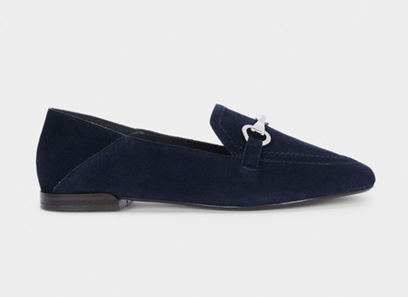 MOCASÍN DE PIEL CON CADENA