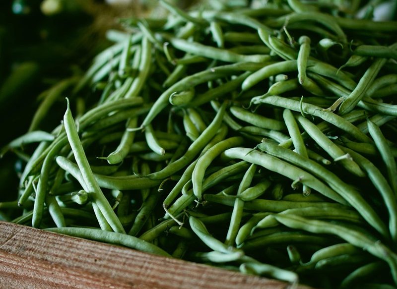 RESALTA LAS VIRTUDES DE LAS JUDÍAS VERDES REHOGADAS CON SOFRITO