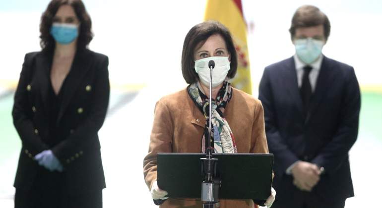 margarita robles isabel diaz ayuso