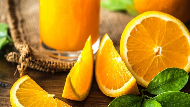 zumo de naranja exceso