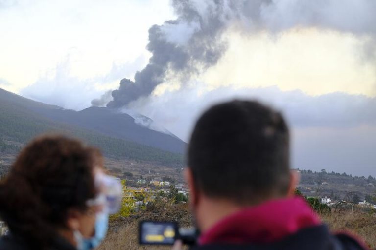 La DGT pone en marcha medidas para los afectados por la erupción del volcán de La Palma