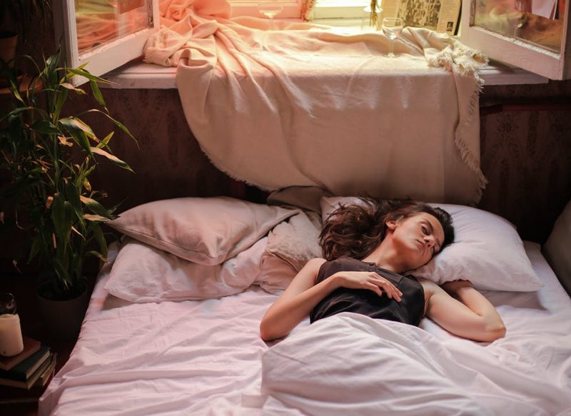 LA MEJOR HORA PARA IRSE A LA CAMA Y NO TENER PROBLEMAS DE CORAZÓN