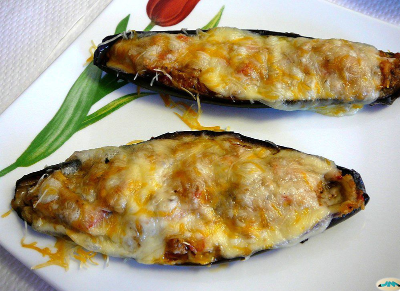 Berenjenas rellenas de bacalao: el plato que puedes servir hasta en Navidad