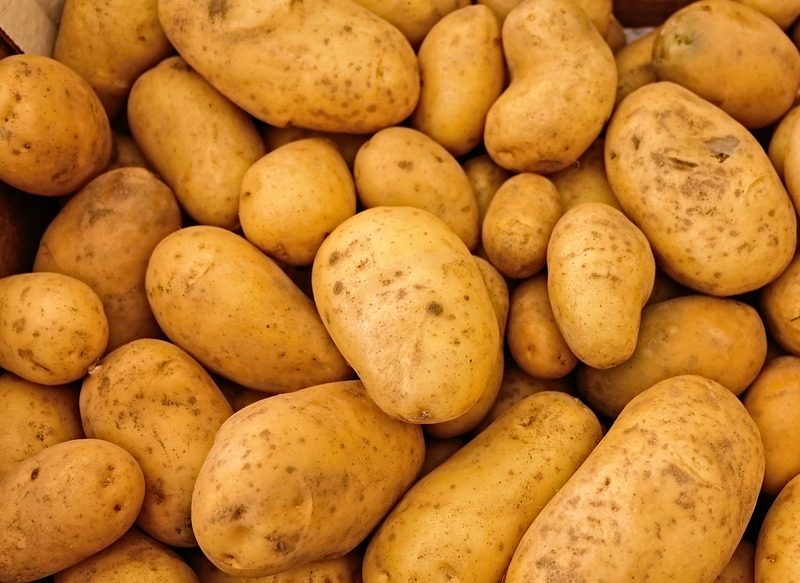 TRUCO PARA QUE LAS PATATAS SE PELEN SOLAS