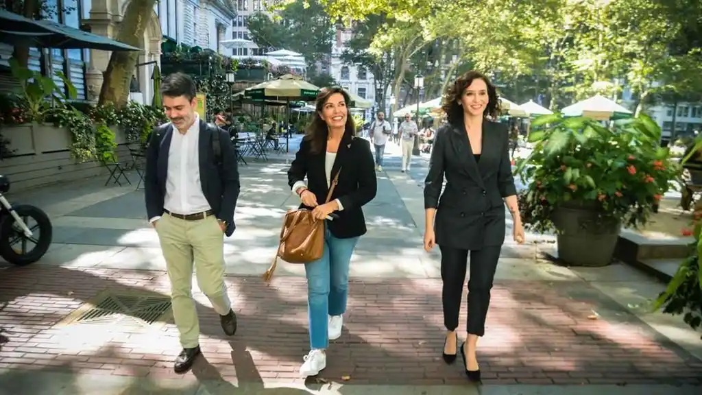 Ayuso pone a su 'Napoleón' de prensa a mover jefes de prensa para la guerra del PP de Madrid 1 Moncloa Carreras