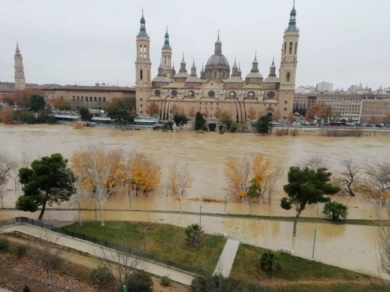 La CHE prevé este martes un caudal máximo de 2.200 metros cúbicos por segundo del río Ebro