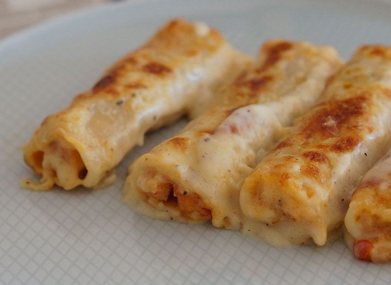 PASOS FINALES DE LA RECETA DE CANELONES DE MARISCO PARA NAVIDAD